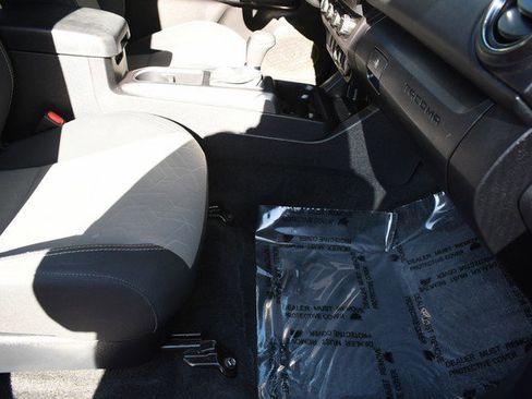 Used 2023 Toyota Tacoma TRD Sport image 25