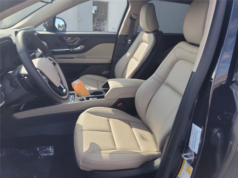 New 2026 Lincoln Corsair Premiere image 10