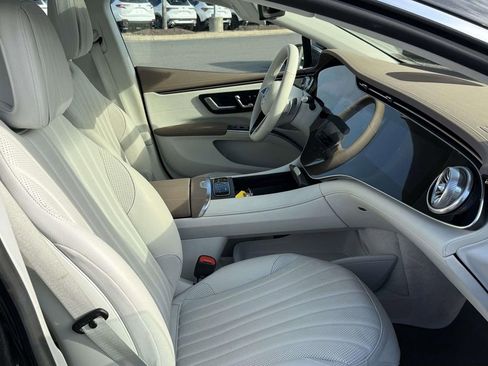 Used 2022 Mercedes-Benz EQS 580 4MATIC Sedan image 15