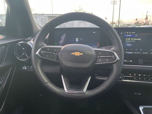 Used 2025 Chevrolet Equinox LT image 34