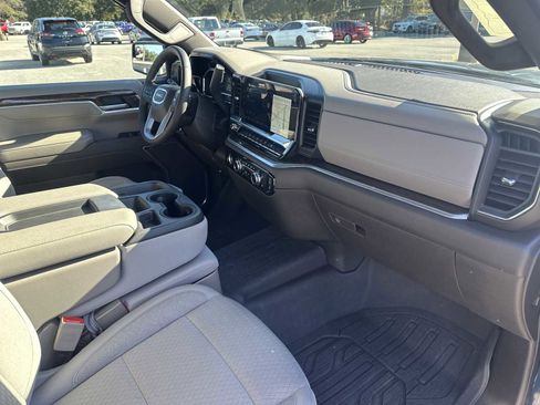 Used 2023 GMC Sierra 1500 SLE image 28
