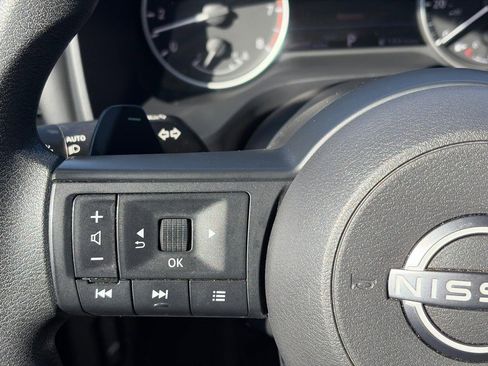 Used 2023 Nissan Rogue S AWD/4WD image 23