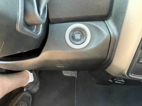 Used 2017 RAM 2500 Laramie w/ Convenience Group AWD/4WD image 17