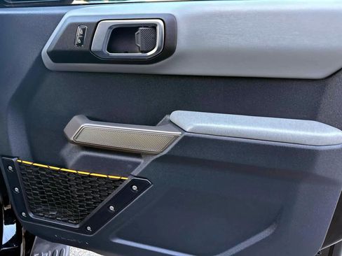 Used 2023 Ford Bronco Badlands image 11