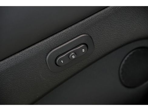 Used 2020 Jeep Grand Cherokee Overland AWD/4WD image 11