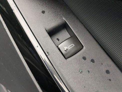 New 2026 Chevrolet Equinox LT FWD image 38