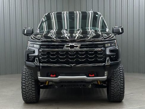 Used 2025 Chevrolet Silverado 1500 ZR2 w/ Technology Package image 8