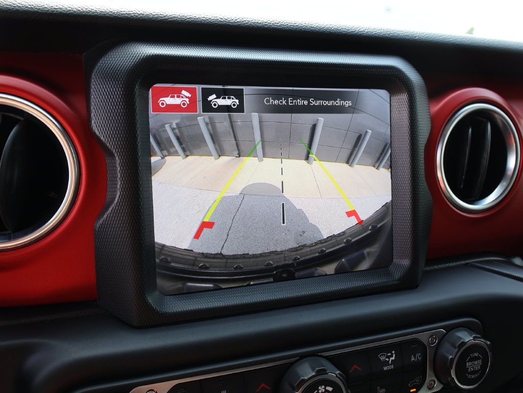 Used 2021 Jeep Wrangler Unlimited Rubicon AWD/4WD image 32