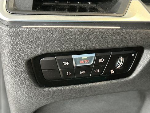 Certified 2023 BMW 330i Sedan w/ M Sport Package RWD image 10