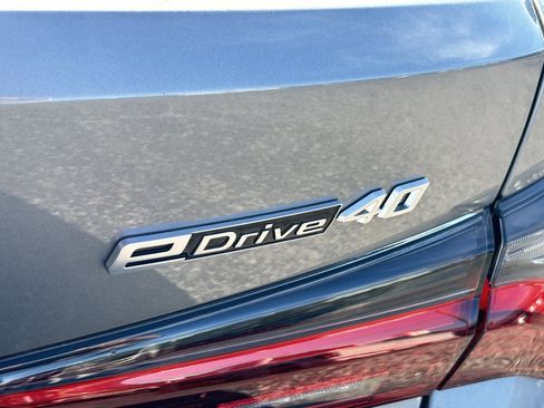 Used 2025 BMW i4 eDrive40 w/ Premium Package image 16