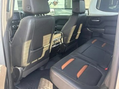 Used 2021 GMC Sierra 1500 AT4 w/ AT4 Premium Package AWD/4WD image 9