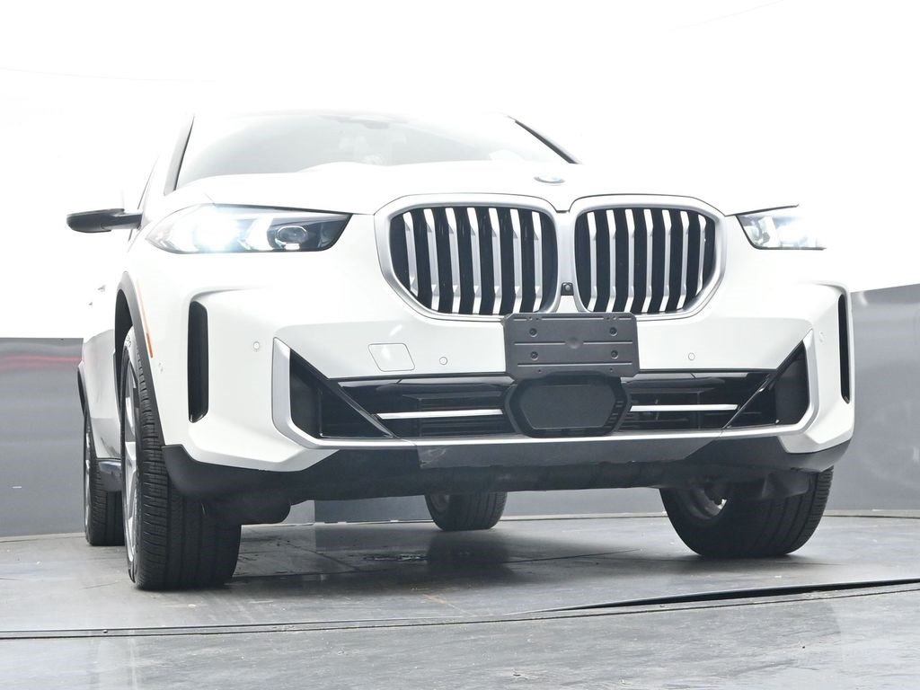 Used 2024 BMW X5 xDrive40i w/ Parking Assistance Package AWD/4WD image 38