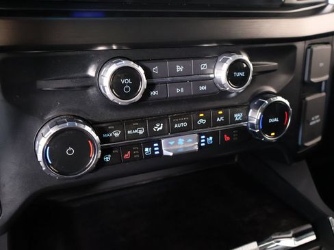 Used 2024 Ford F250 Lariat w/ Lariat Ultimate Package AWD/4WD image 8