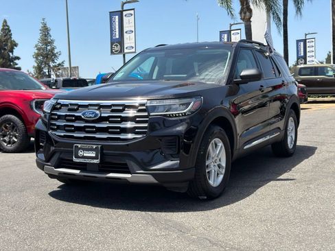 Used 2025 Ford Explorer Active RWD image 5