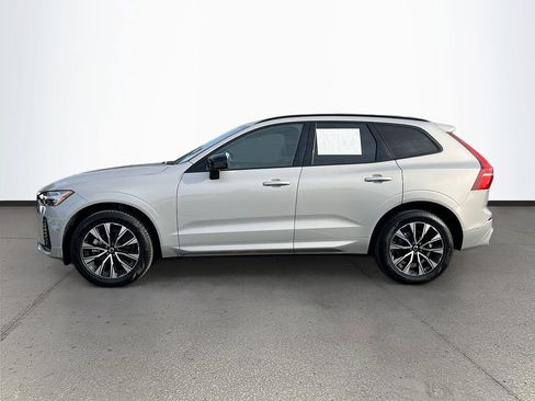 Used 2025 Volvo XC60 B5 Plus image 4