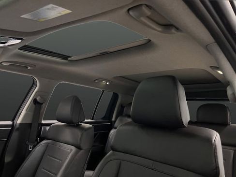 Used 2025 Hyundai Santa Fe Limited image 7