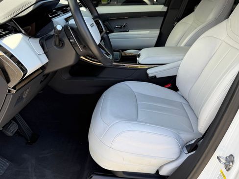 Used 2024 Land Rover Range Rover Sport SE image 24