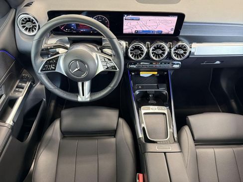 Used 2026 Mercedes-Benz GLB 250 4MATIC image 28