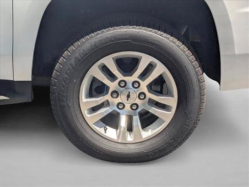 Used 2016 Chevrolet Suburban LT RWD image 22