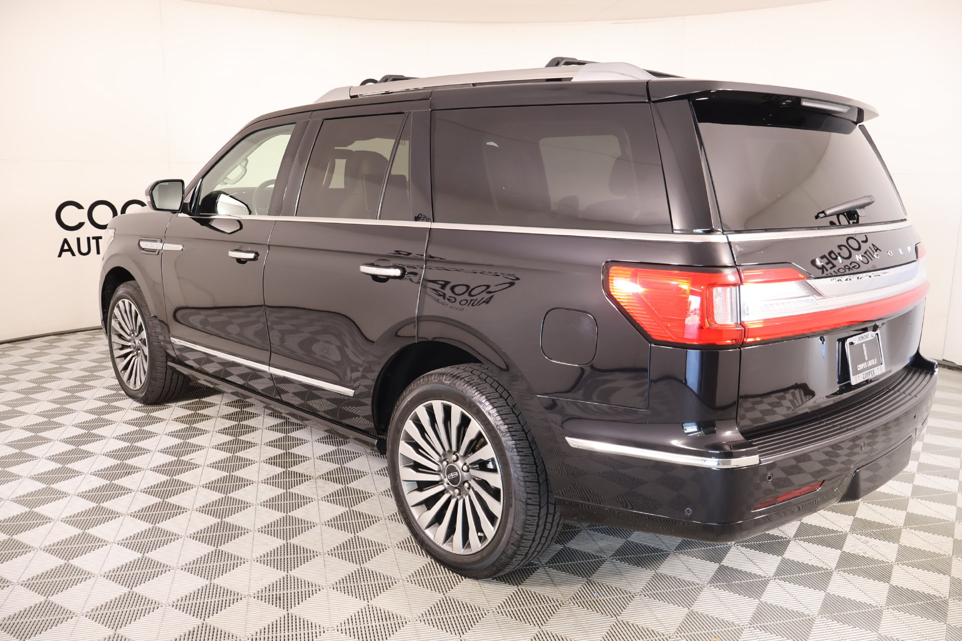 Used 2019 Lincoln Navigator Reserve w/ Cargo Package AWD/4WD image 26