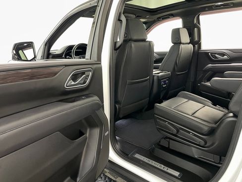 Certified 2024 Chevrolet Suburban Z71 w/ Luxury Package image 50