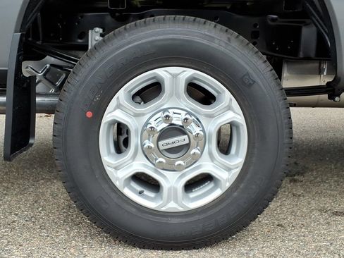 New 2026 Ford F250 XLT w/ Snow Plow Prep Package AWD/4WD image 10