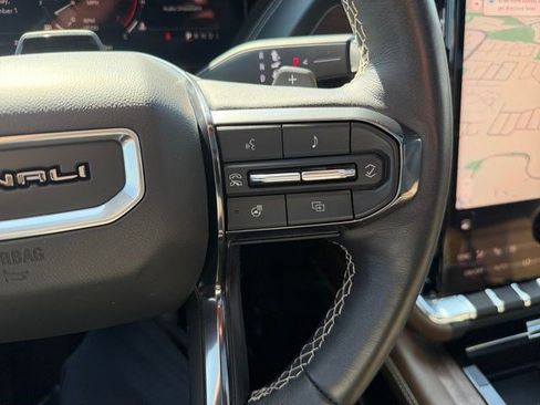 Used 2025 GMC Yukon XL Denali Ultimate w/ LPO, Floor Liner Package AWD/4WD image 23