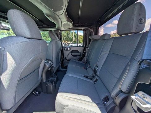 New 2025 Jeep Gladiator Sport image 12