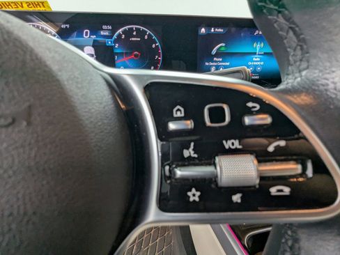 Used 2022 Mercedes-Benz GLB 250 4MATIC image 12