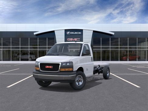 New 2025 GMC Savana 3500 w/ Power Convenience Package image 8