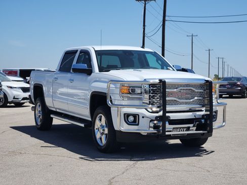 Used 2015 GMC Sierra 2500 Denali w/ Duramax Plus Package AWD/4WD image 3