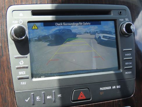 Used 2017 Chevrolet Traverse LT FWD image 32