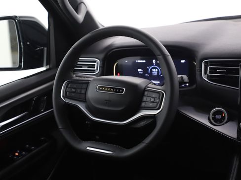 Used 2024 Jeep Wagoneer Series II image 15