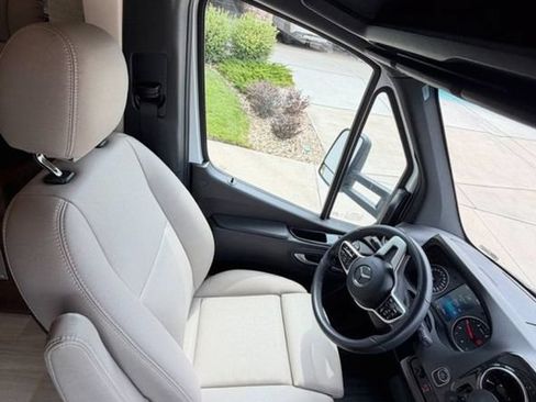 Used 2023 Mercedes-Benz Sprinter 3500 image 6