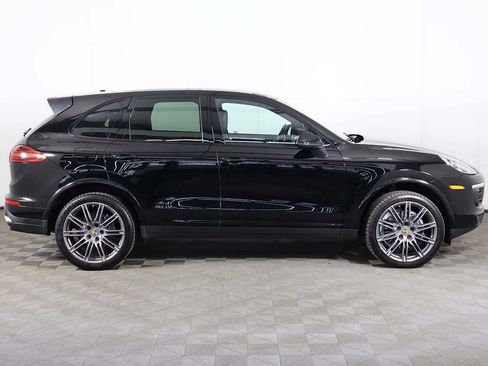 Used 2017 Porsche Cayenne AWD/4WD image 19