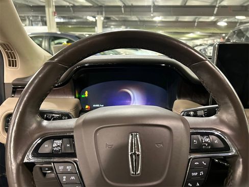 Used 2022 Lincoln Nautilus Reserve w/ Equipment Group 201A image 12