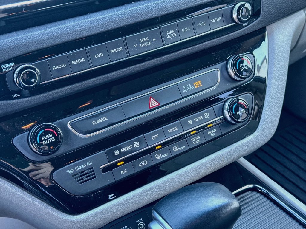 Used 2018 Kia Sedona SX FWD image 13