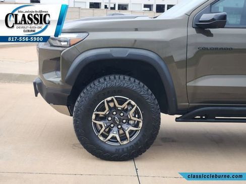 Used 2024 Chevrolet Colorado ZR2 w/ Technology Package image 13
