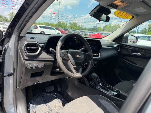 Used 2024 Chevrolet TrailBlazer LS FWD image 13
