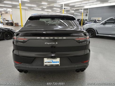 Used 2021 Porsche Cayenne S image 10