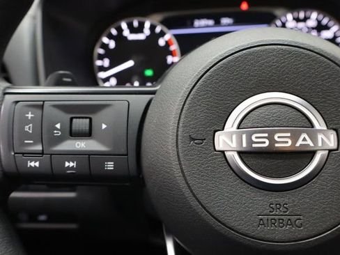 Used 2024 Nissan Rogue SV image 24