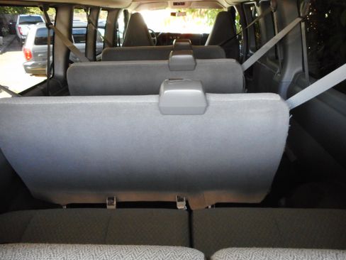 Used 2016 Chevrolet Express 3500 LT w/ LT Preferred Equipment Group image 17