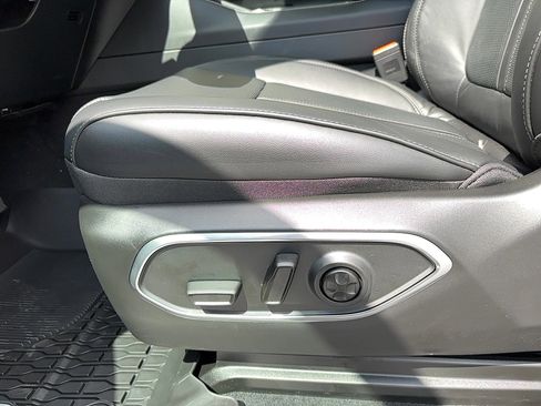 New 2026 Jeep Grand Wagoneer 4WD image 29