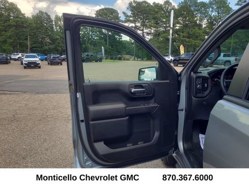 Used 2024 Chevrolet Silverado 1500 Custom RWD image 27