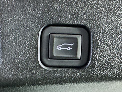 Used 2025 Buick Enclave Preferred image 31