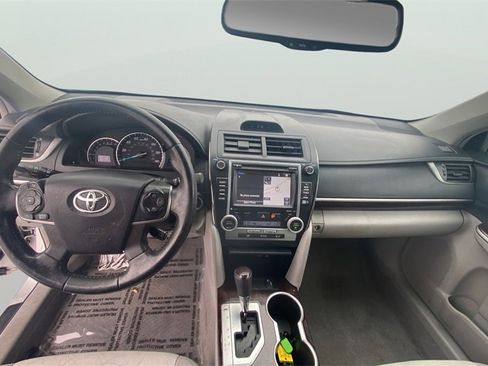 Used 2014 Toyota Camry XLE w/ Leather Package image 14