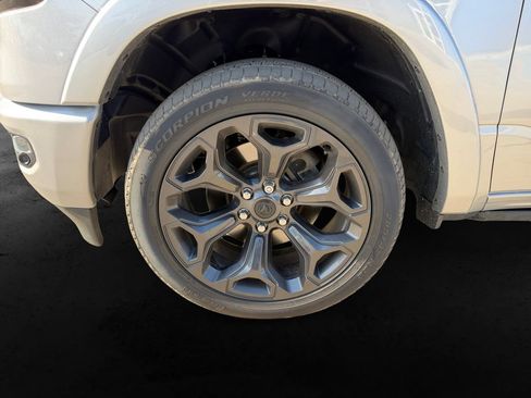 Used 2024 RAM 1500 Limited AWD/4WD image 9