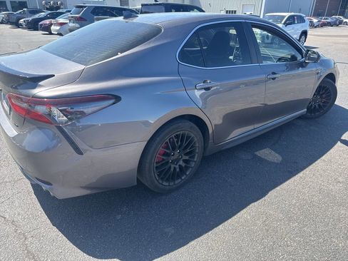 Used 2023 Toyota Camry SE image 4