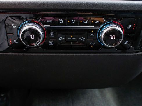 Used 2024 GMC Sierra 1500 Elevation image 23