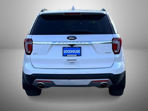 Used 2017 Ford Explorer XLT w/ Equipment Group 202A AWD/4WD image 6